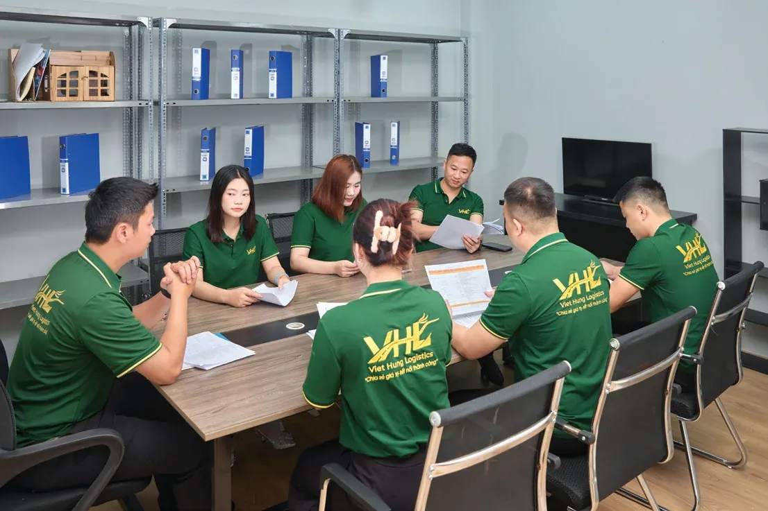 Đội ngũ họp bàn công việc