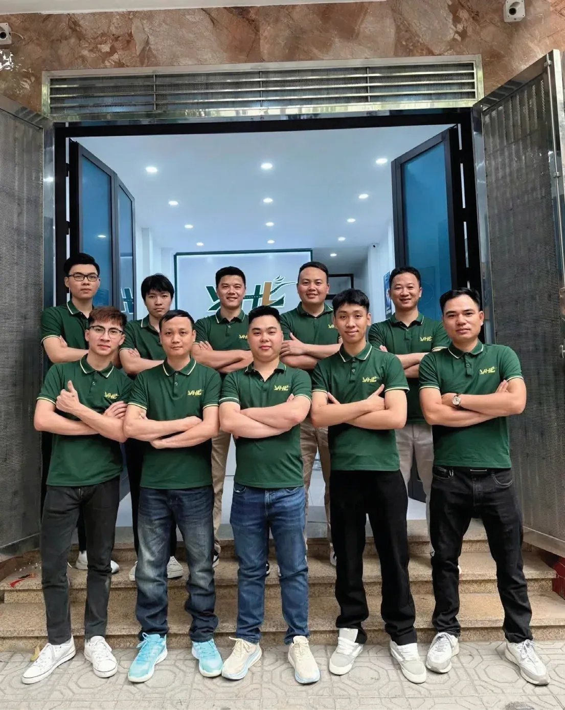 Phòng Sale và ban lãnh đạo công ty