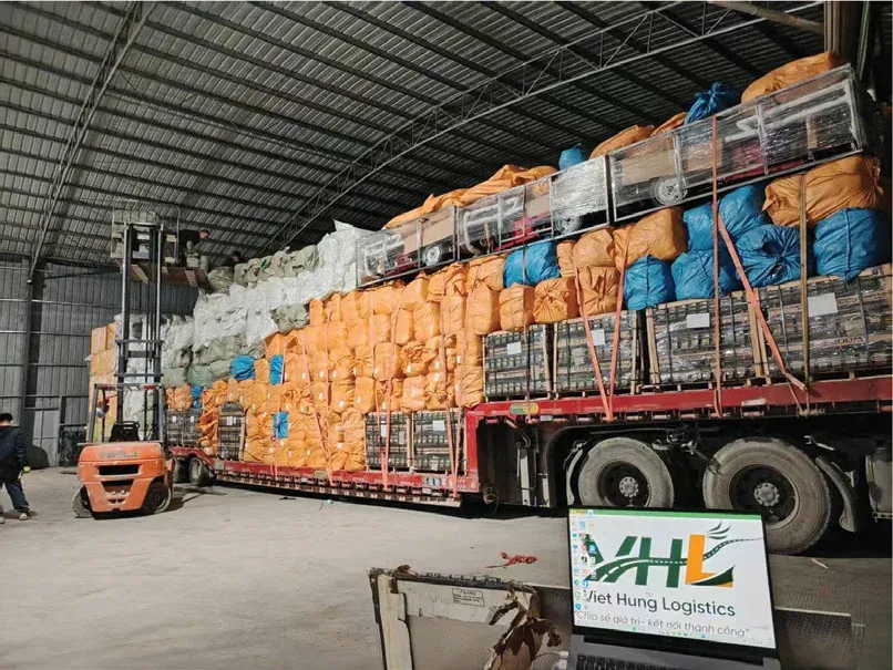 Kho Bằng Tường – xe nâng vận hành
